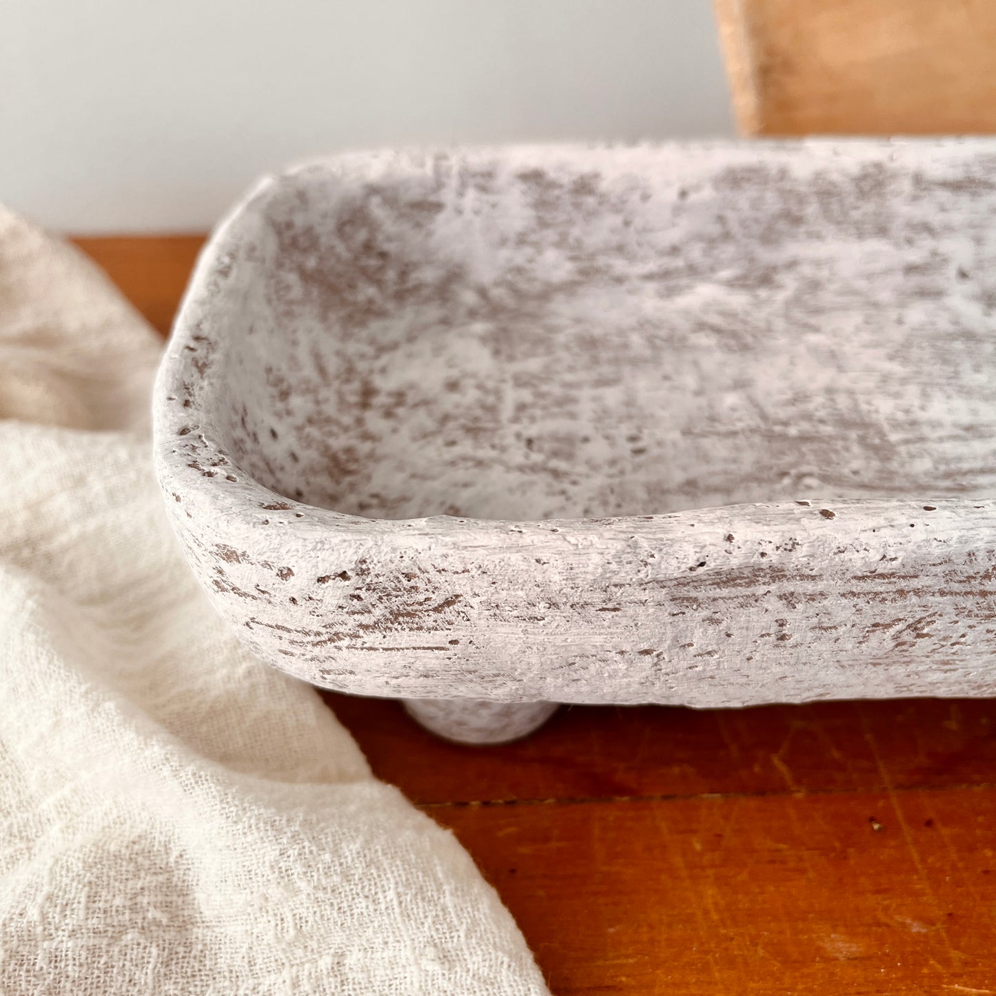 Tray on terracotta feet