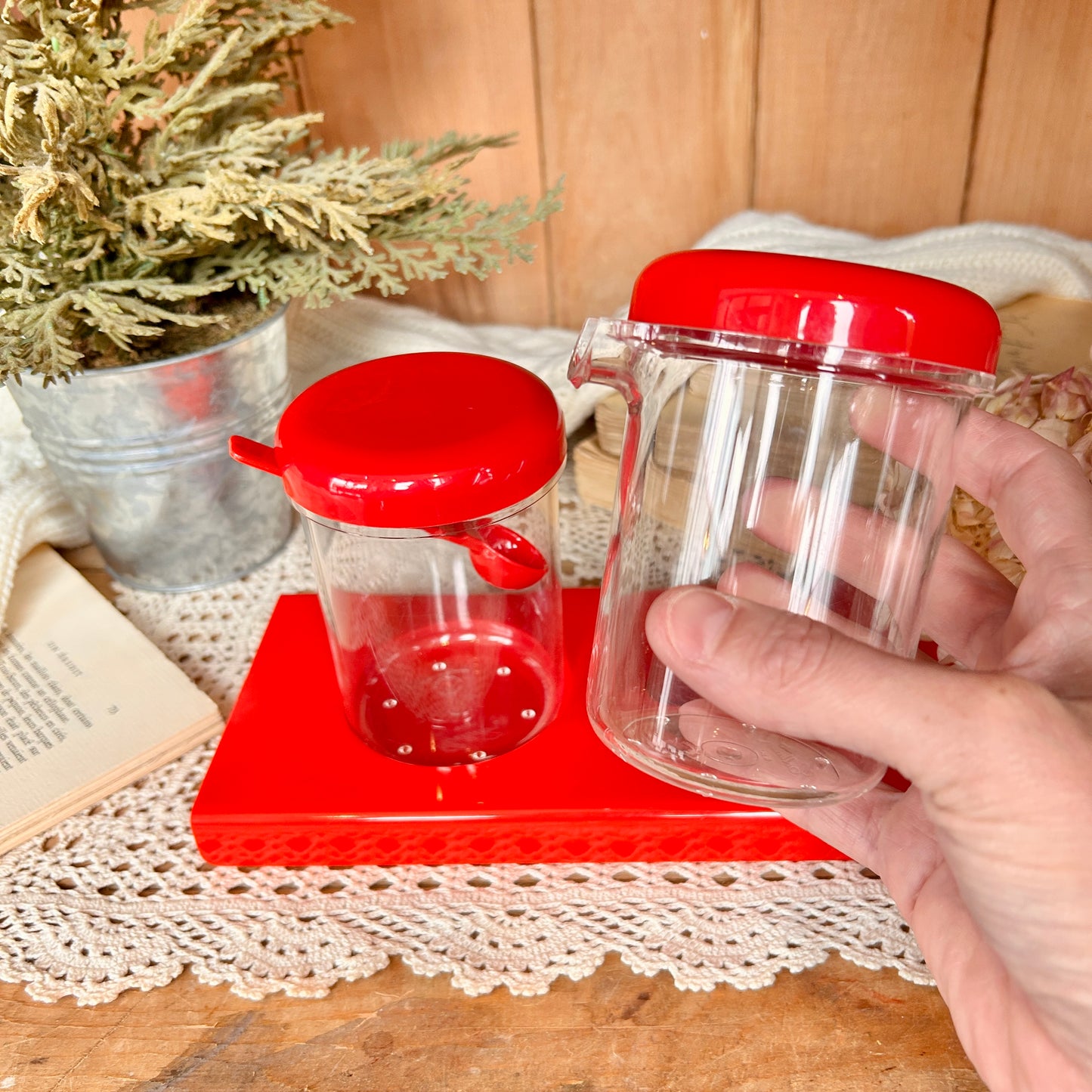 Retro set - bright red