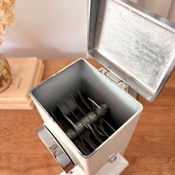 Broyeur à glace manuel vintage "Ice-O-Mat"