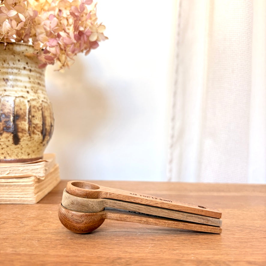 Trio de cuillères à mesurer en bois