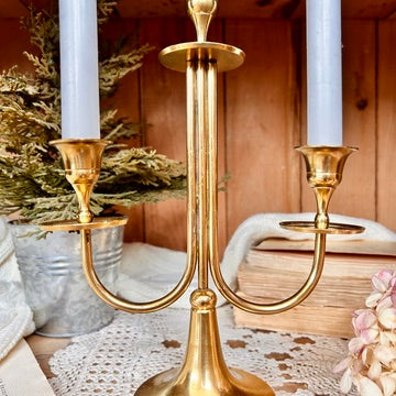 Three-branch candelabrum