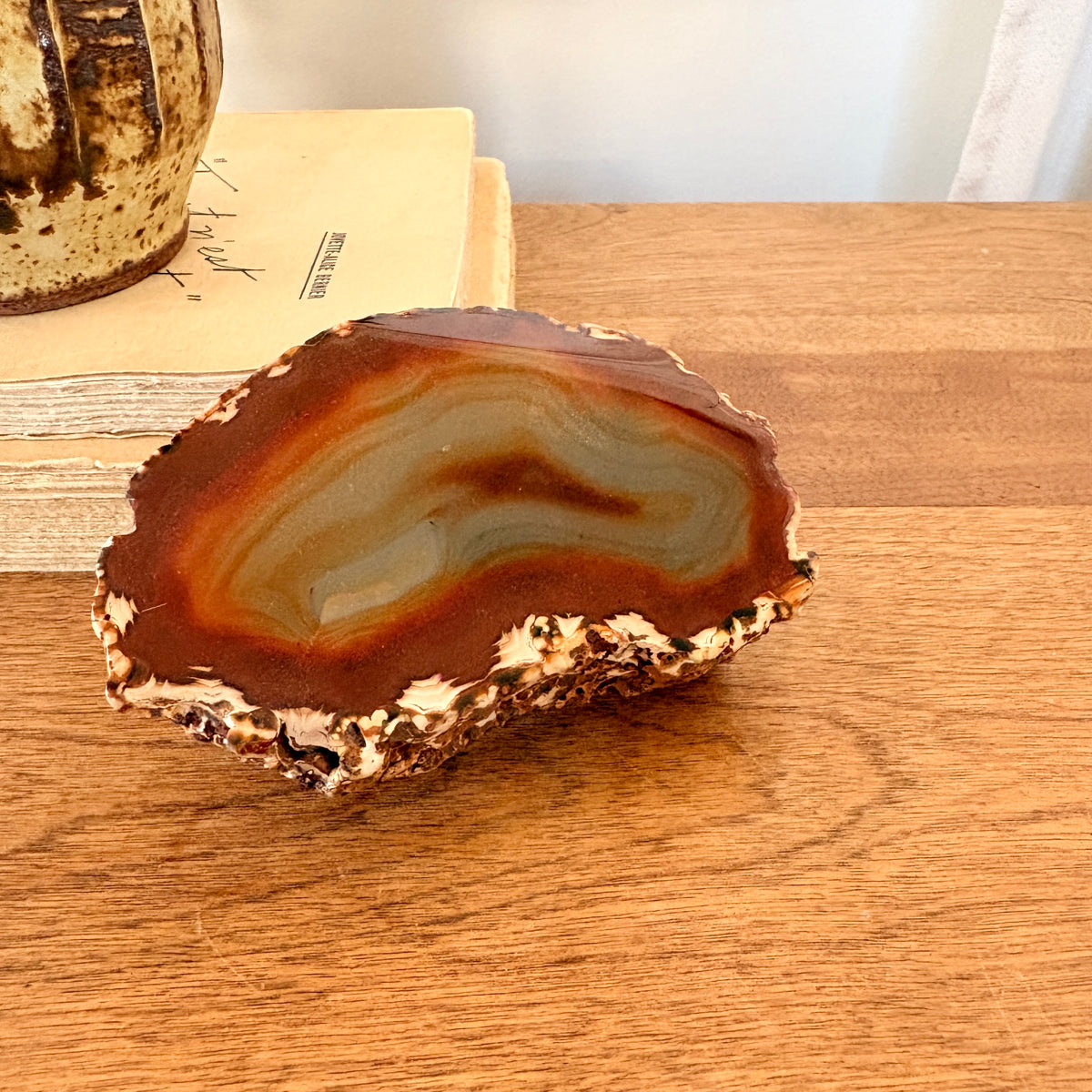Tranche de géode d'agate polie