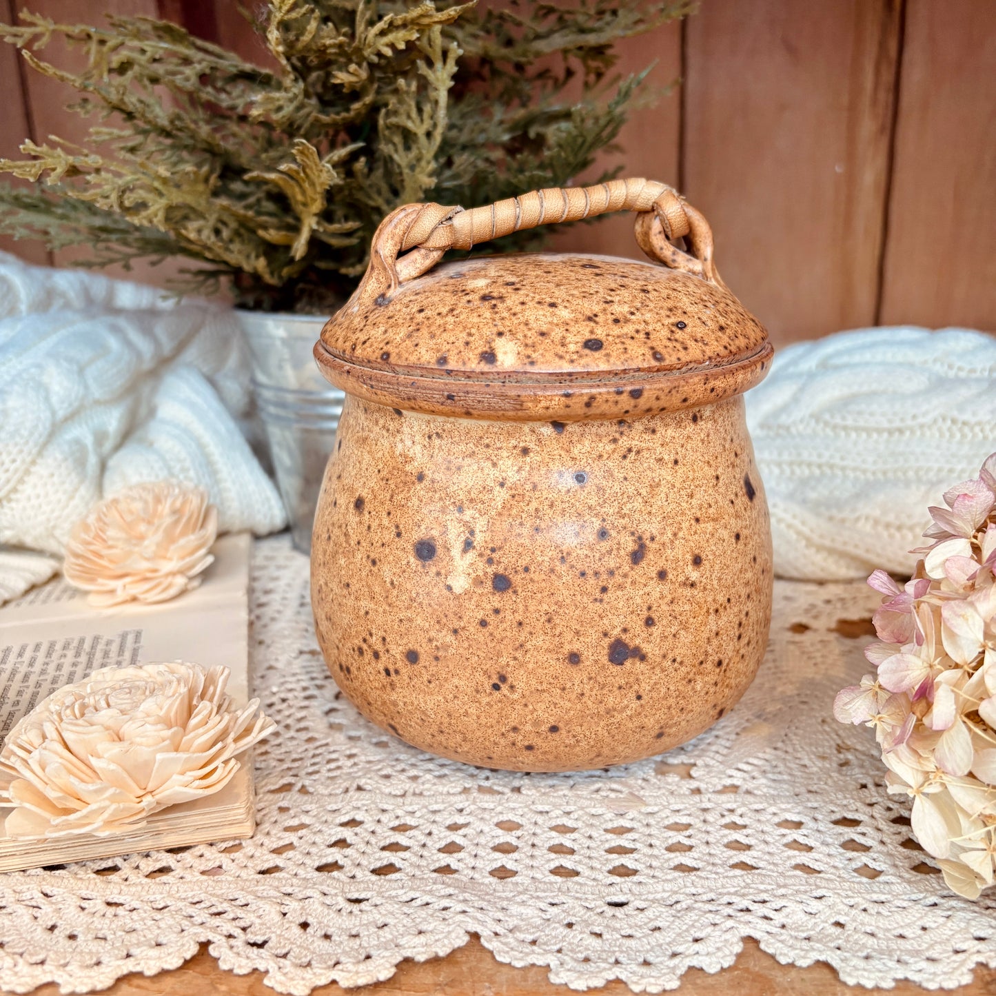Pot en grès artisanal