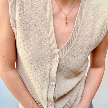 Oatmeal sleeveless jacket