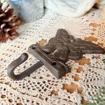 Crochet en fonte papillon