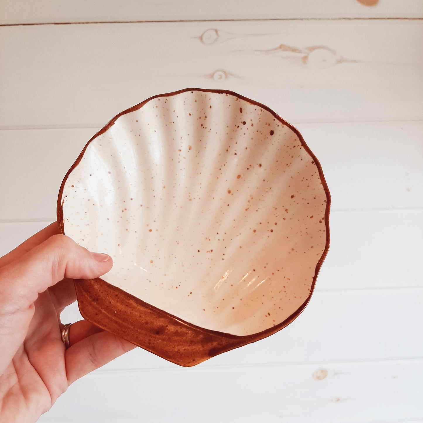 Laurentian pottery cup