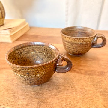 Petite tasse en grès