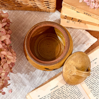 Stoneware pot