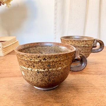 Petite tasse en grès