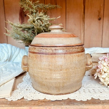Stoneware pot