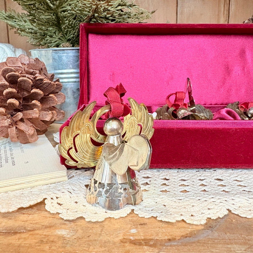 Ensemble de 4 ornements ange