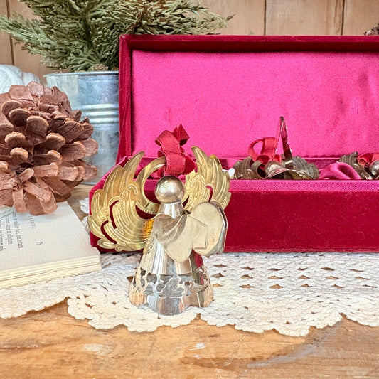 Ensemble de 4 ornements ange