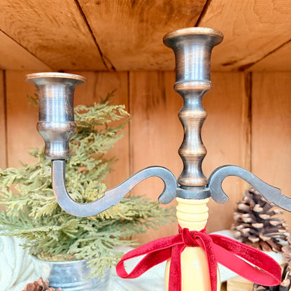 Three-branch candelabrum