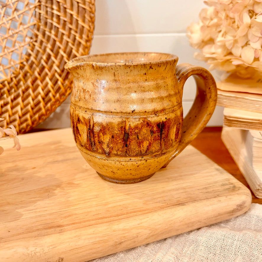 Stoneware creamer