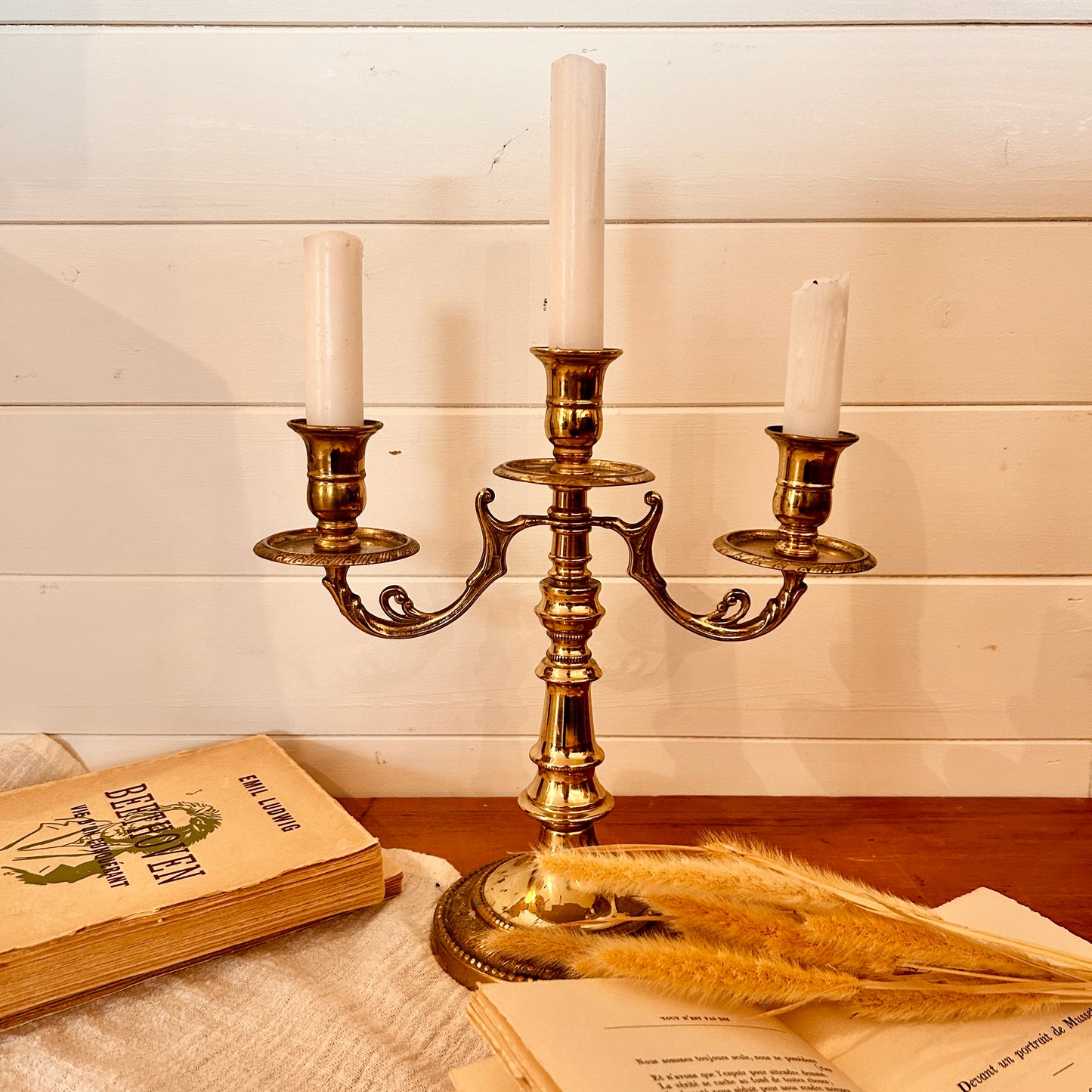 Three-branch candelabra