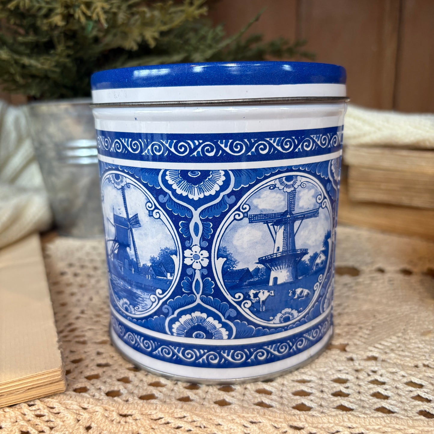 Delfts Blue metal box