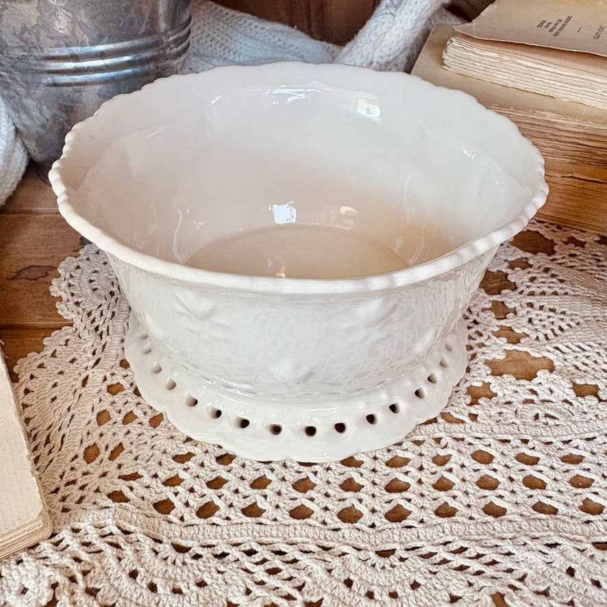 Lace bowl