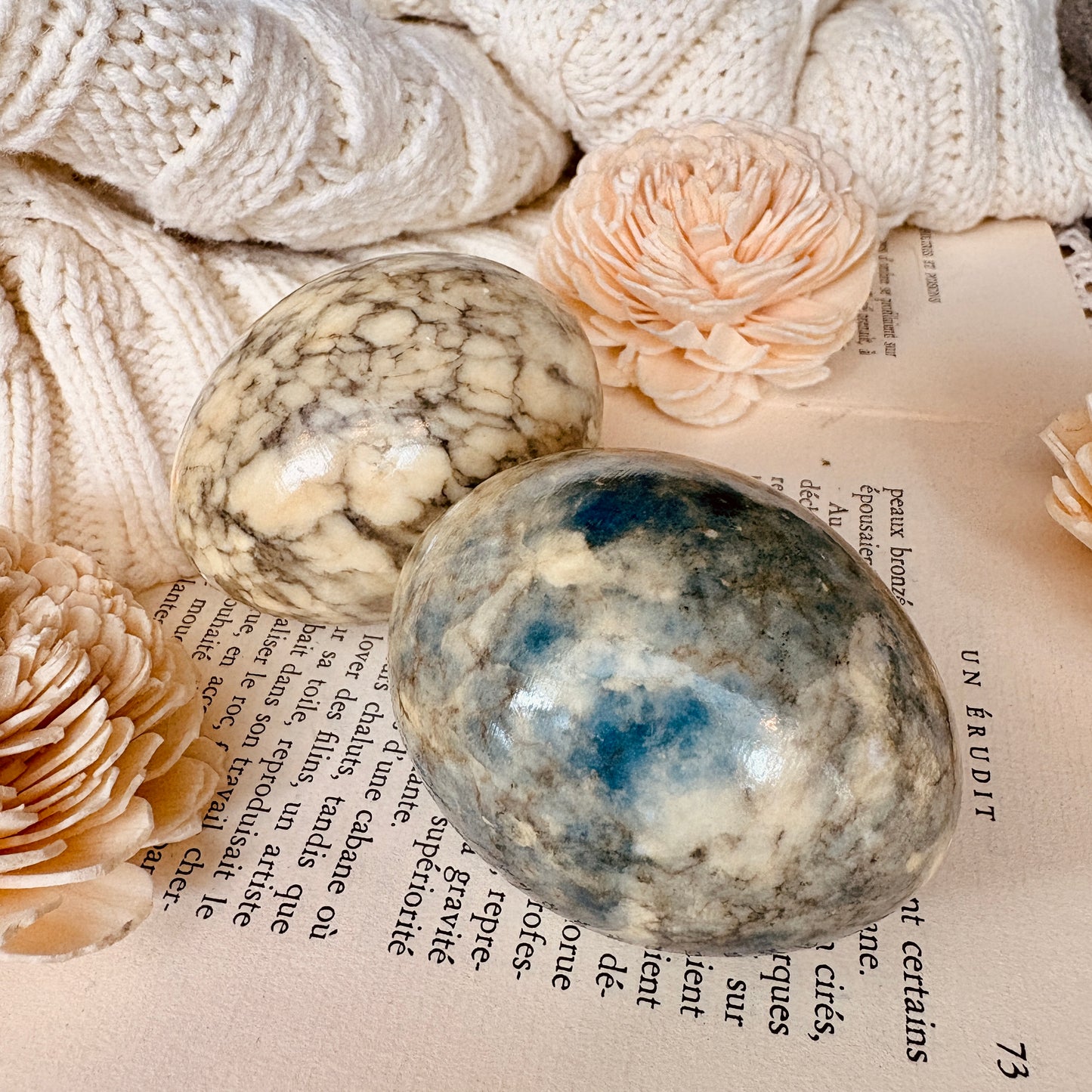 Two stone eggs - pink