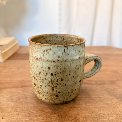 Tasse artisanale 1979