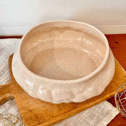 Decorative stoneware bowl