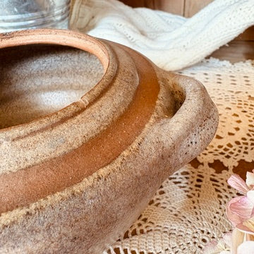 Stoneware pot