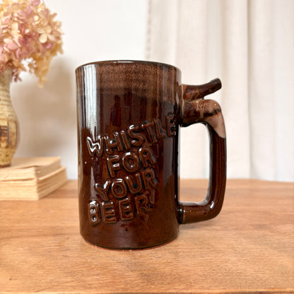 Tasse à bière sifflet