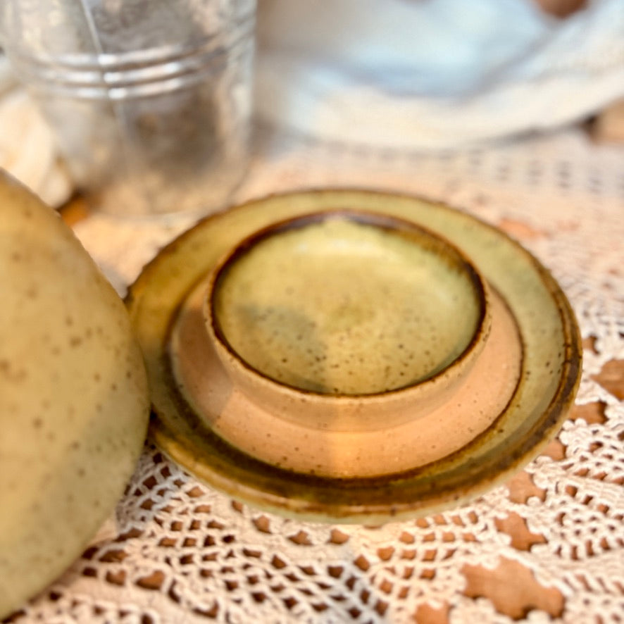 Artisanal butter dish