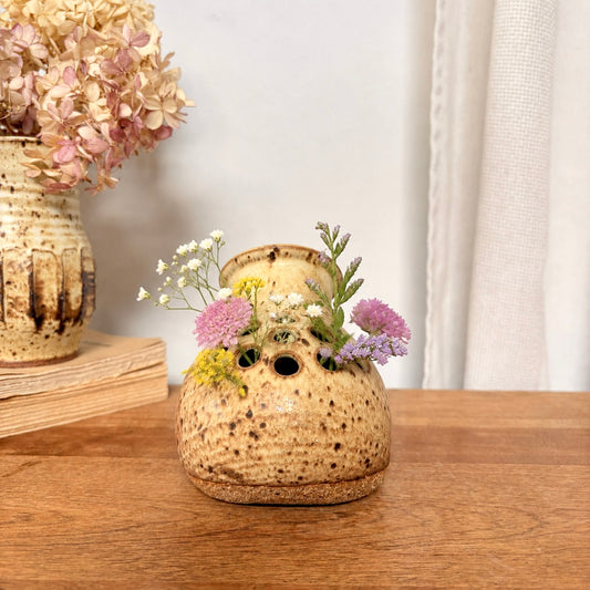 Vase pique-fleurs