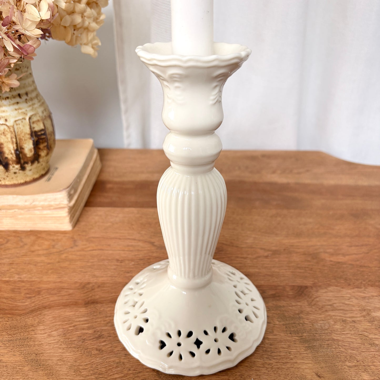 Bougeoir en porcelaine blanche