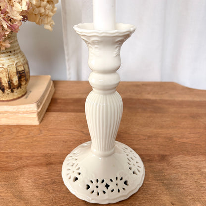 Bougeoir en porcelaine blanche