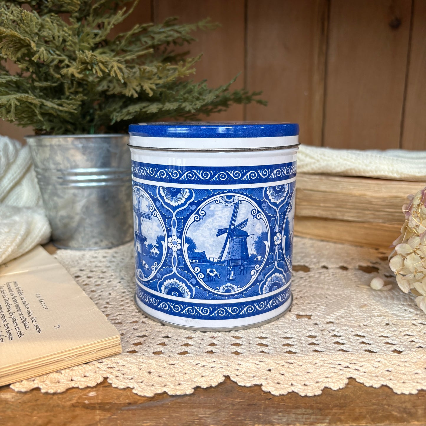 Delfts Blue metal box