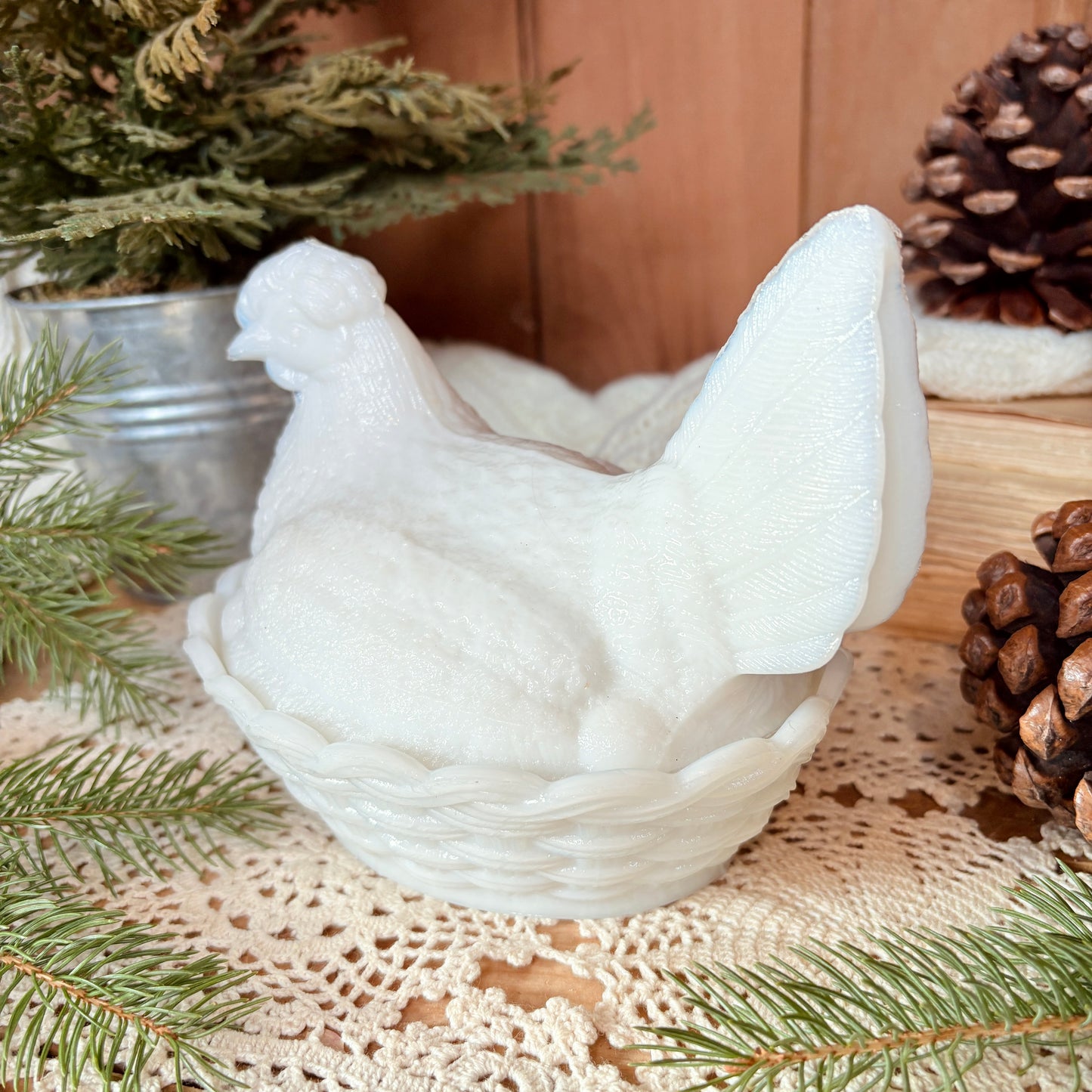 Coffret poule en Milkglass