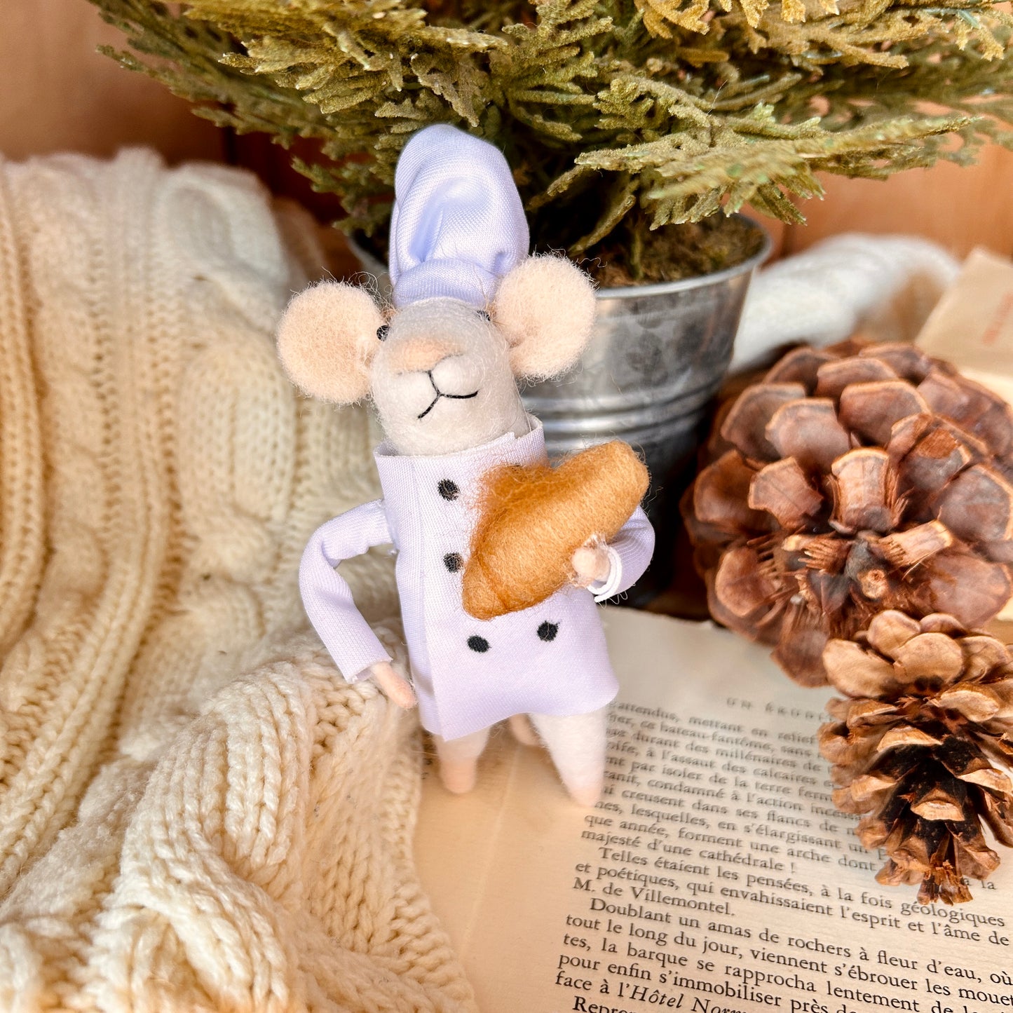 Christmas ornament - Baker mouse