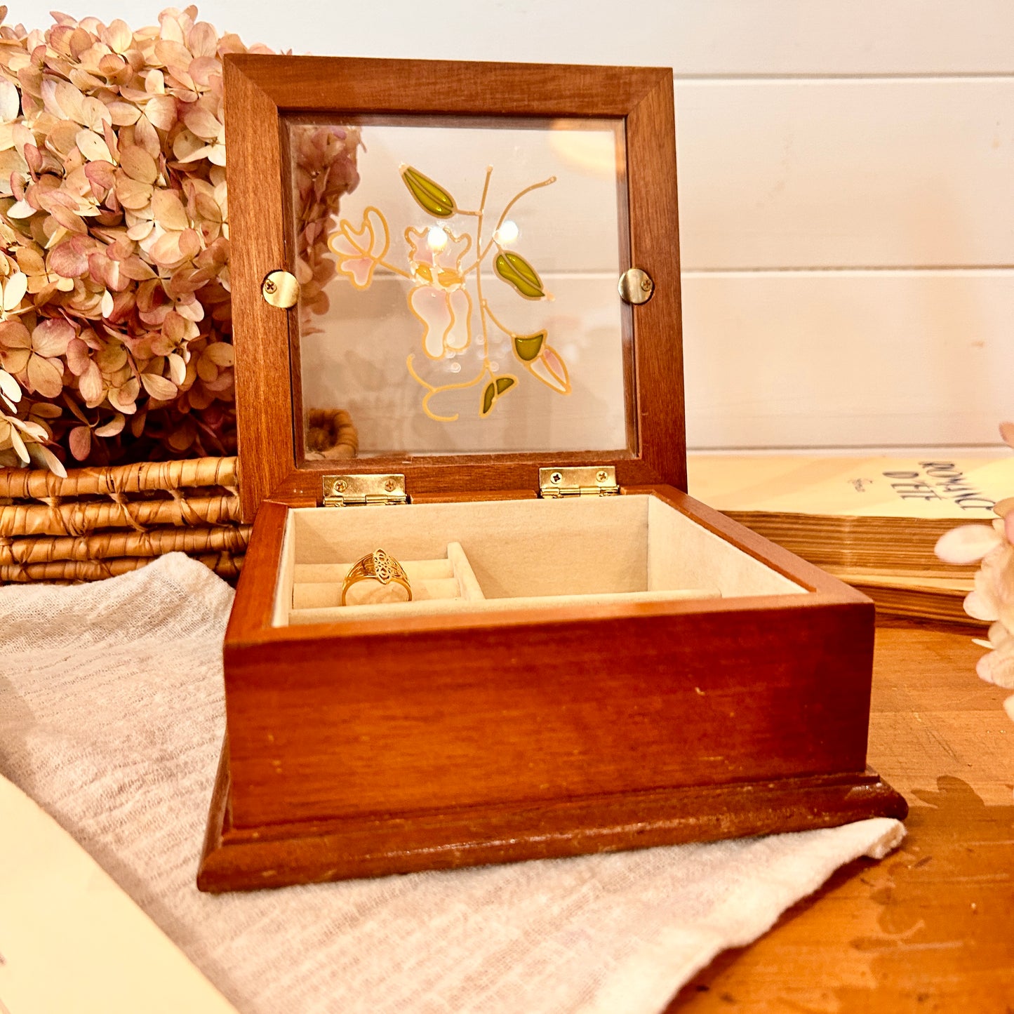 Wooden jewelry box