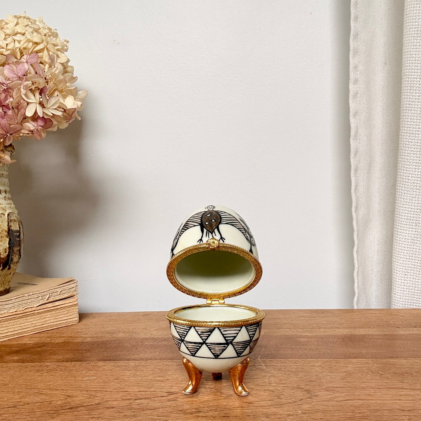 Coffret oeuf en porcelaine