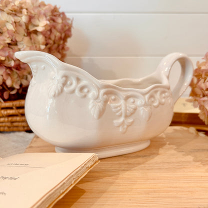 Porcelain sauce boat