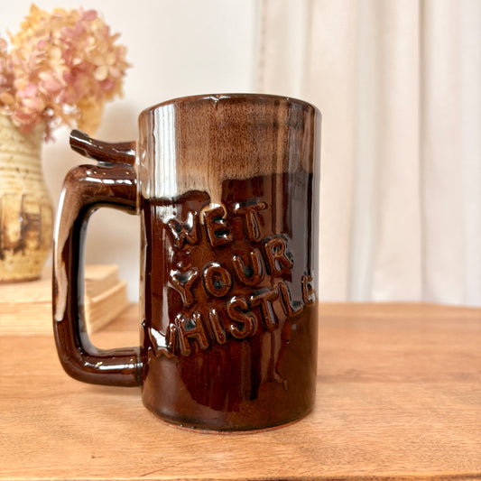 Tasse à bière sifflet