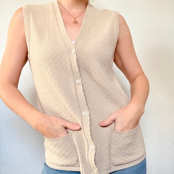 Oatmeal sleeveless jacket