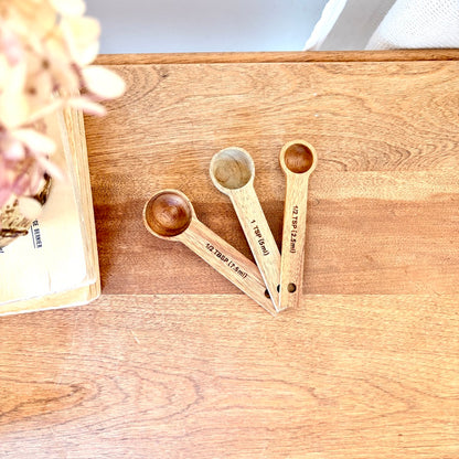 Trio de cuillères à mesurer en bois