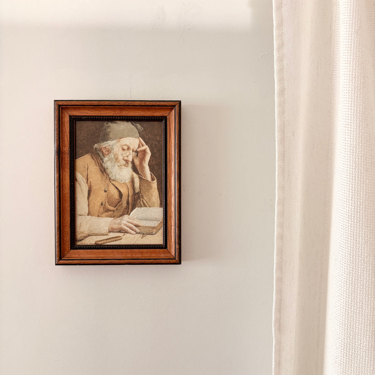 Canvas print - The cellist