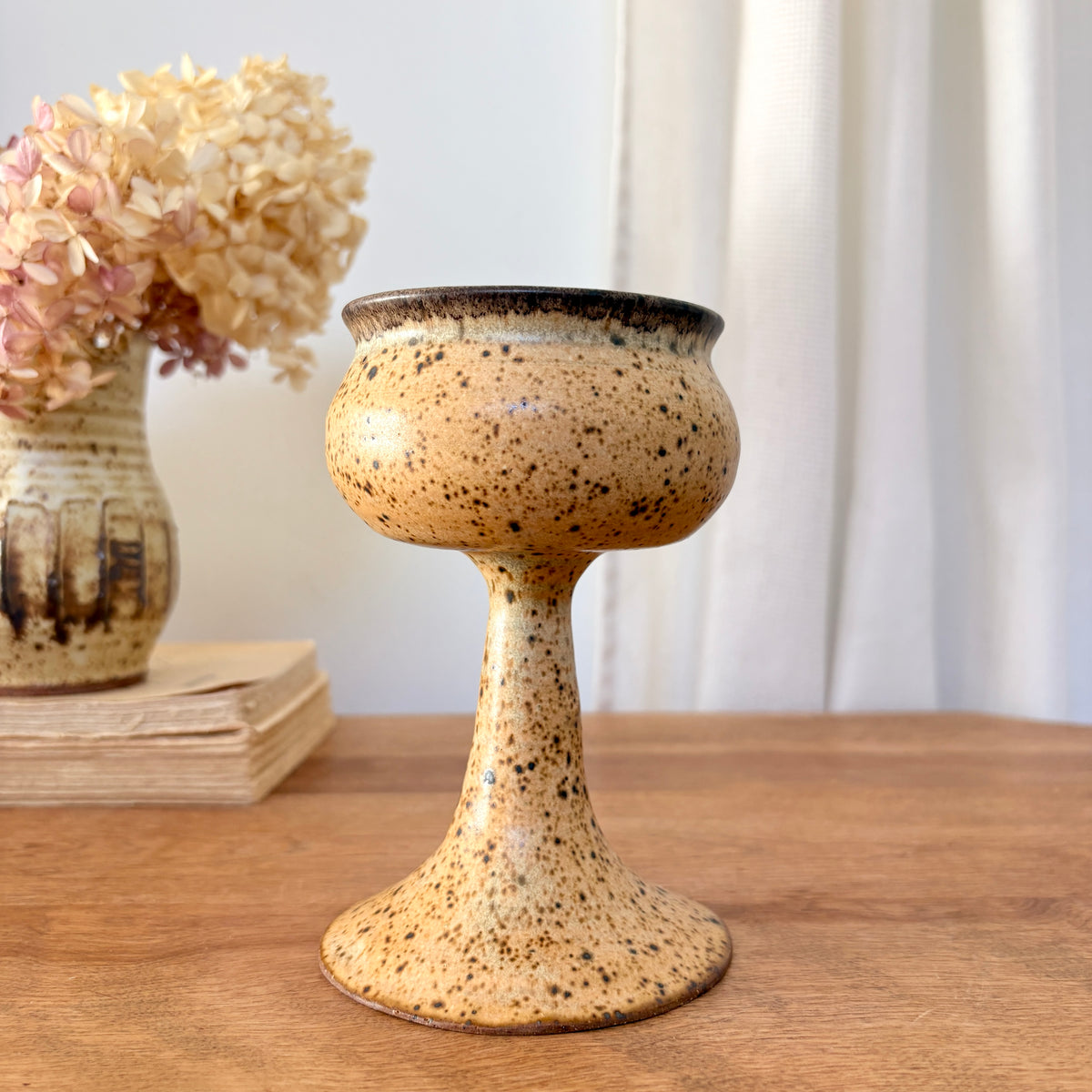 Stoneware candle - Jasmine and musk