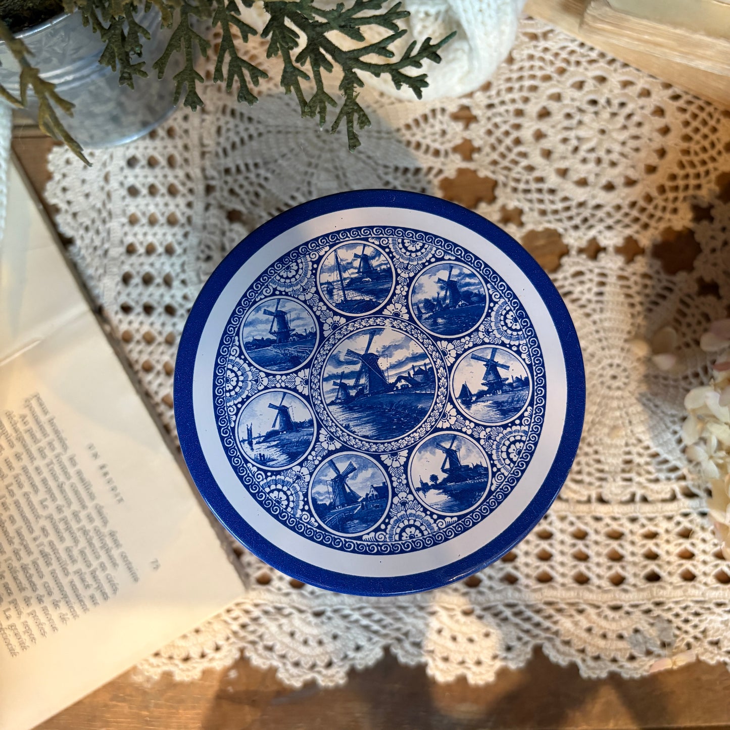 Delfts Blue metal box