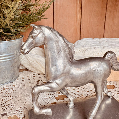 Cheval en étain