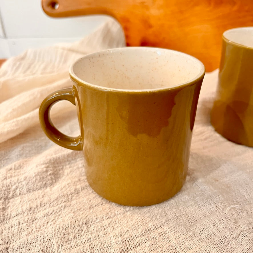 Vintage olive mug