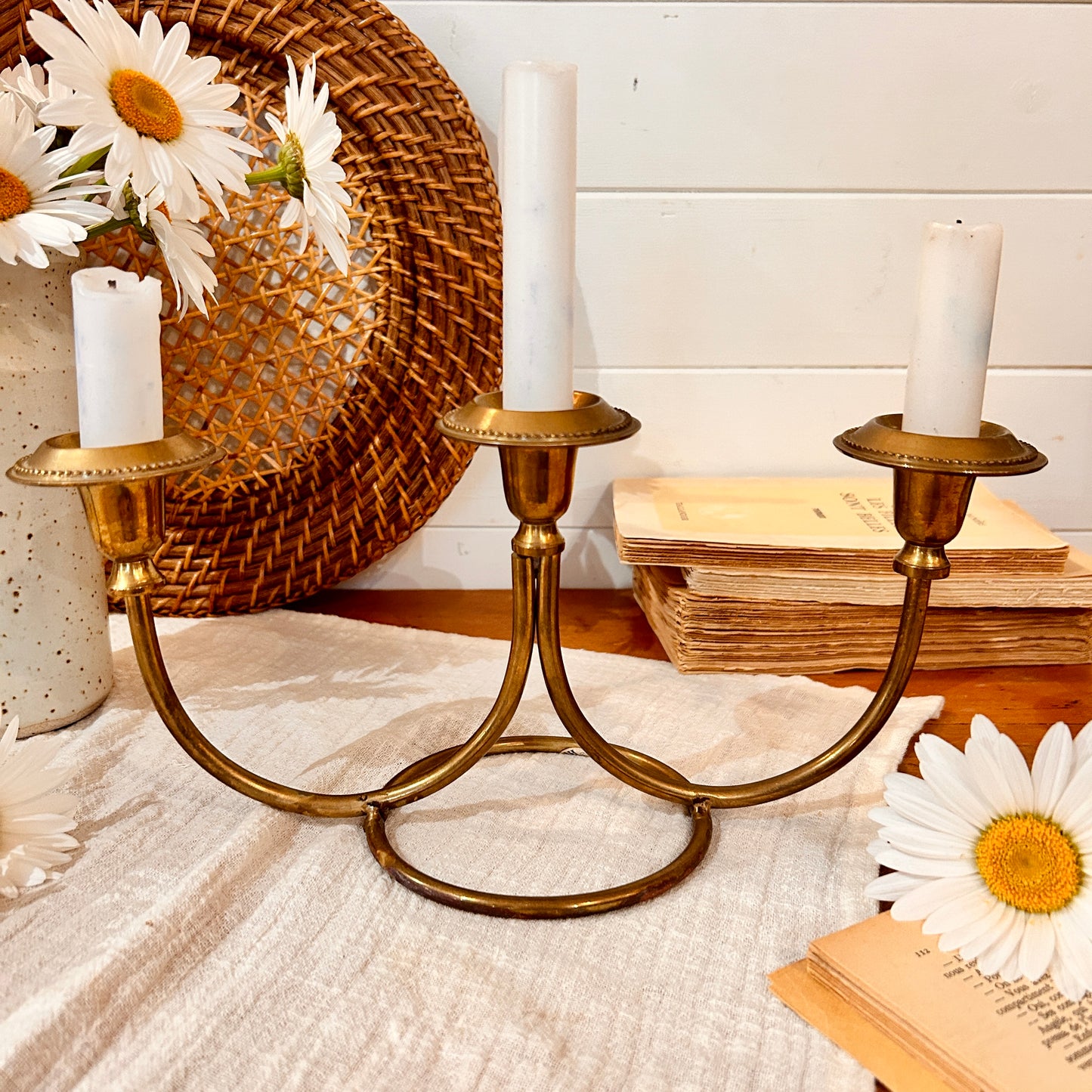 Three-branch candlestick