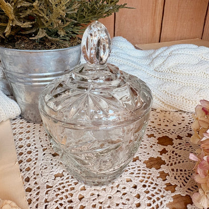 Pot en verre taillé
