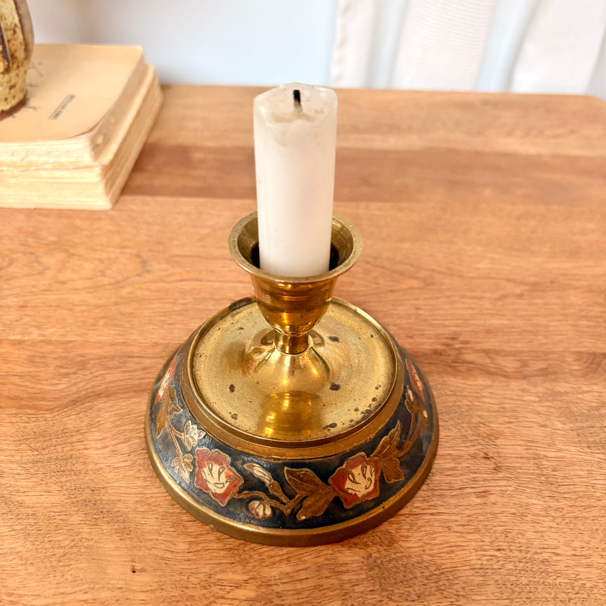 Bougeoir en laiton fleuri