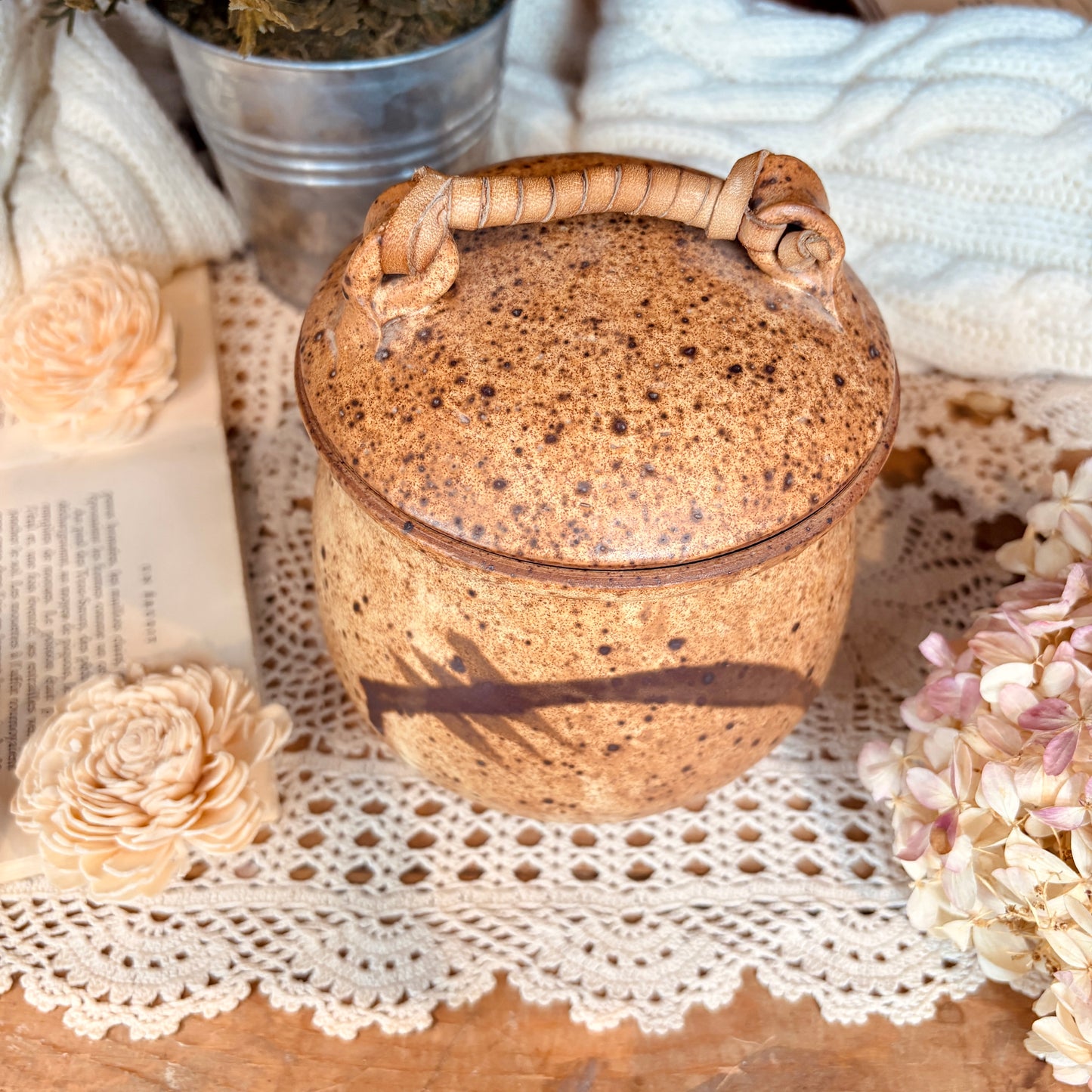 Pot en grès artisanal
