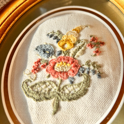 Encadrement vintage - Broderie florale