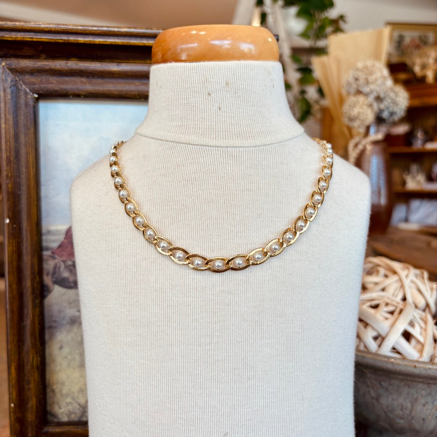 Lace pearl necklace